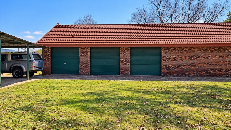 5 Bedroom Property for Sale in Vaalpark Free State